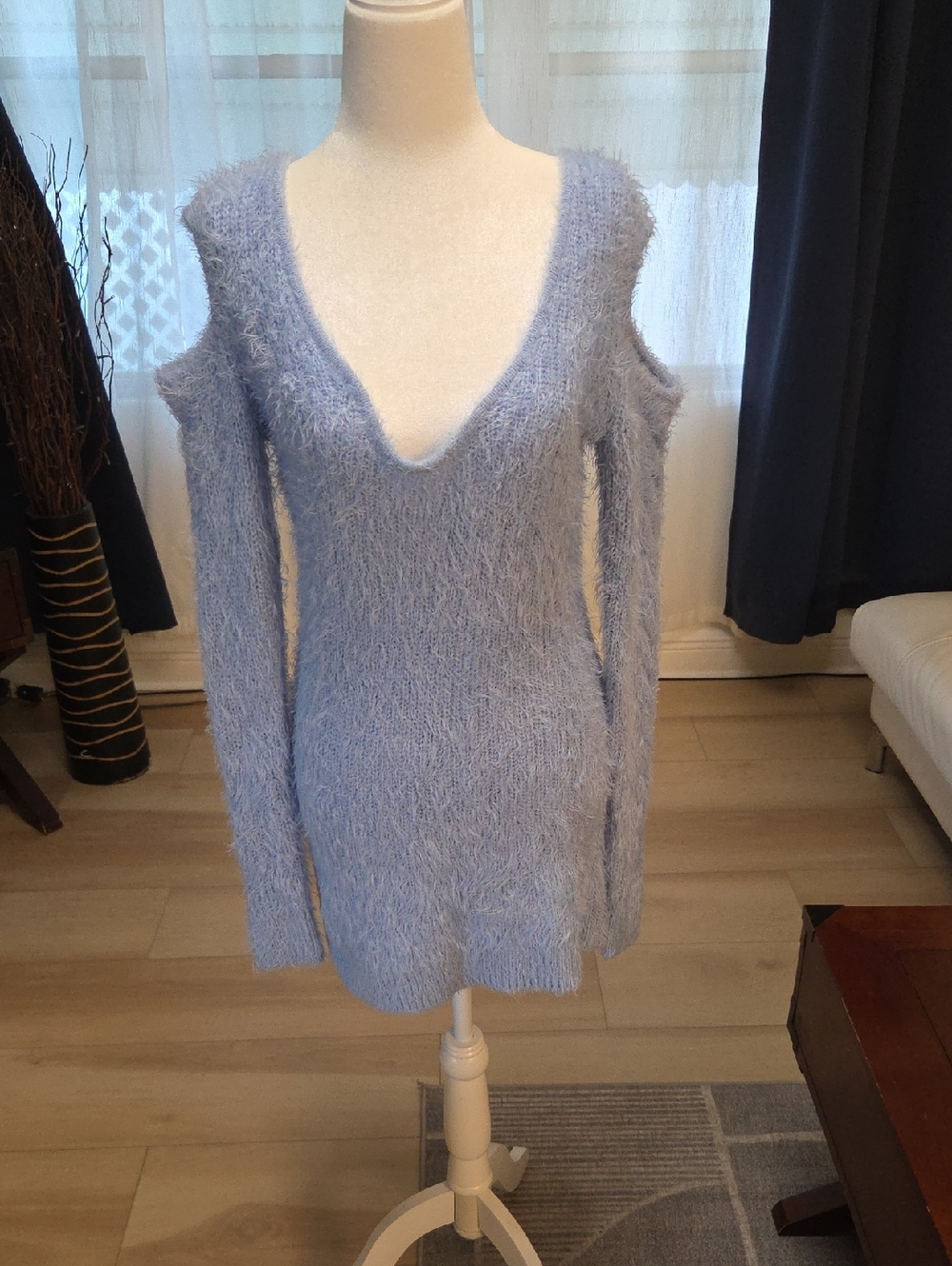 VENUS Light Blue‎ Fuzzy V-Neck Cold-Shoulder Sweater